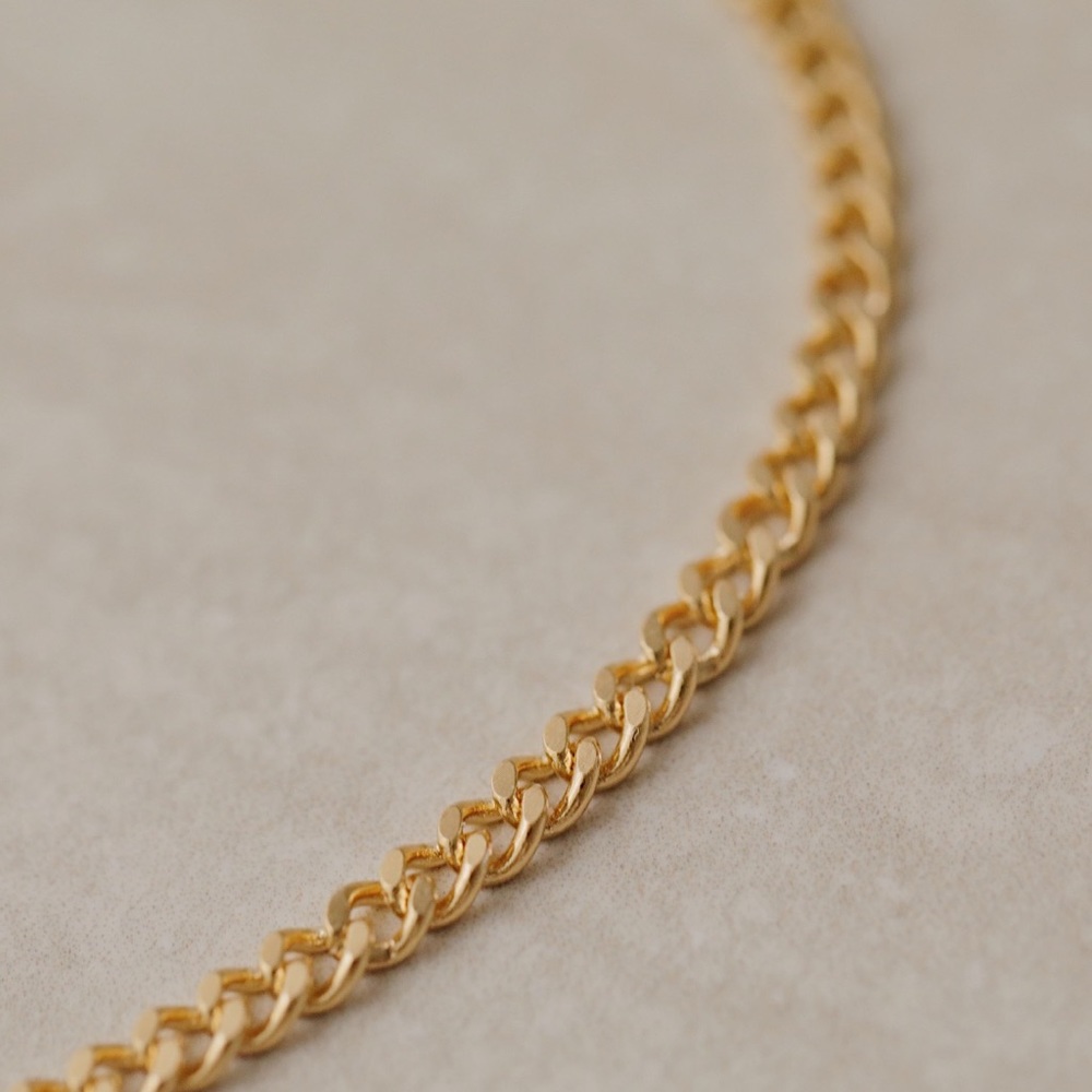 Tribeca Curb Necklace | 18k Gold Filled - Picture 4 of 10